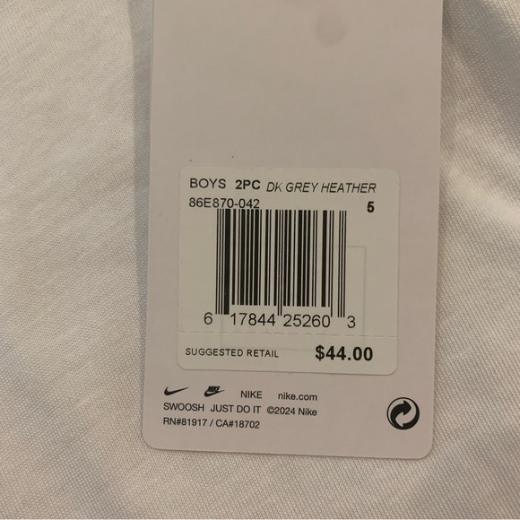 New! Nike little boys size 5 athletic short sleeve shirt & shorts outfit set - Picture 5 of 5